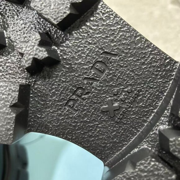 Round-toe short Chelsea boots - Picture 6 of 8